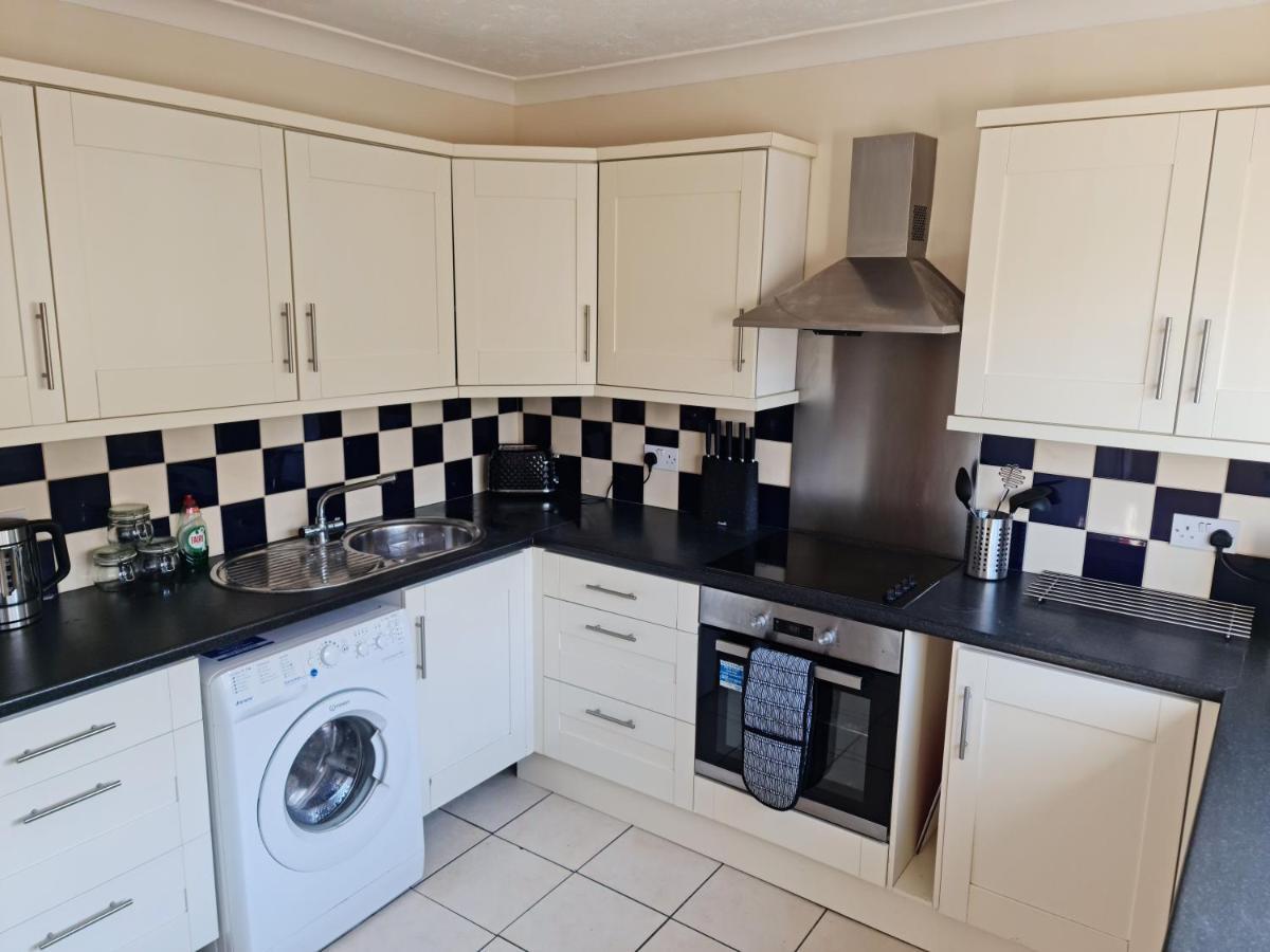 Onyx Bay - Whole - Wifi - - 2 Bed - Town