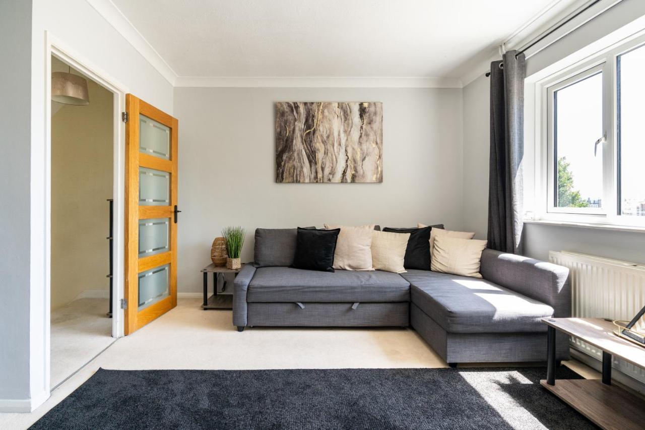 Onyx Bay - Whole - Wifi - - 2 Bed - Town Apartment *