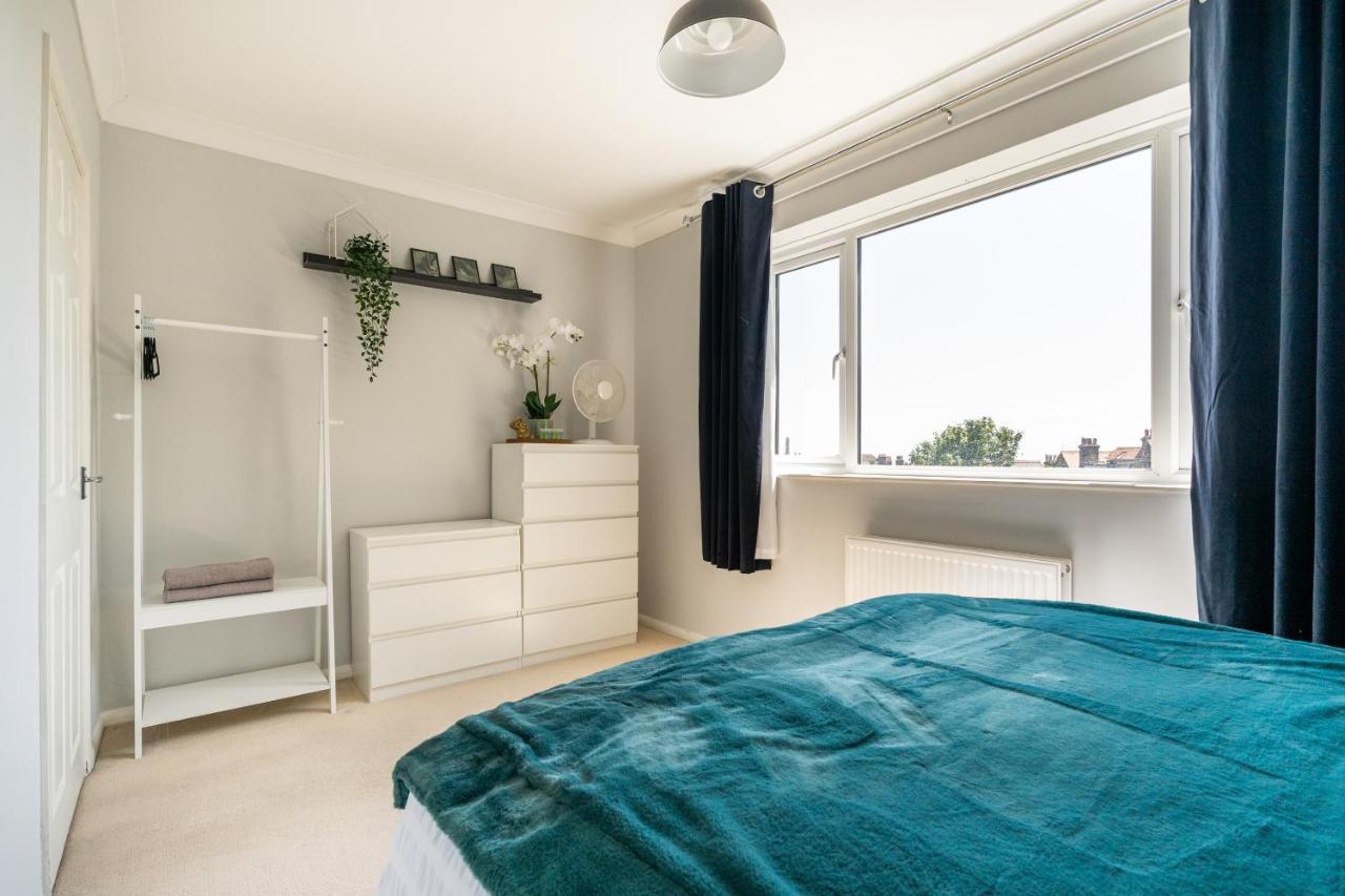 Onyx Bay - Whole - Wifi - - 2 Bed - Town Apartment *